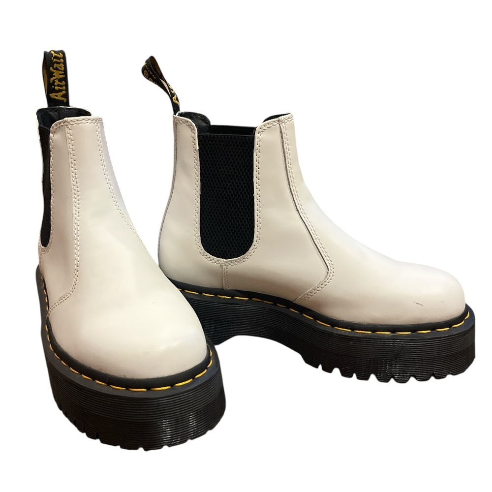 New Dr. Martens Unisex Size 6 & 7.5 White 2976 Quad Chelsea Combat Boots Baddie